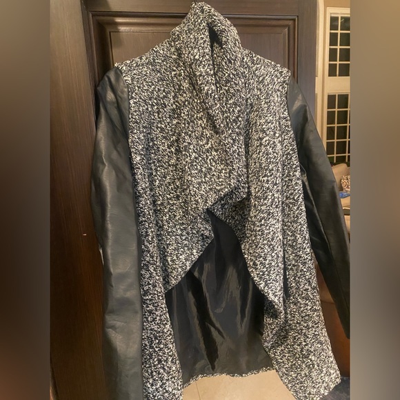 Pim + Larkin Shawl Jacket with faux leather sleeves - Picture 6 of 7